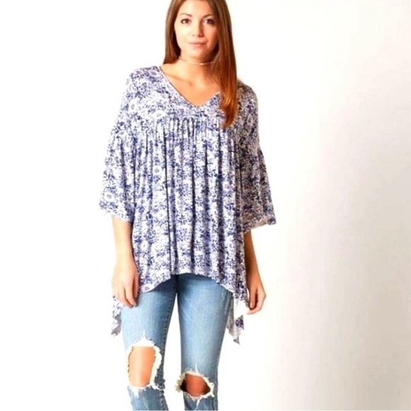 Gimmick Purple and White Floral Raw Hem V Neck Flowy Blouse SZ XS - Picture 1 of 8